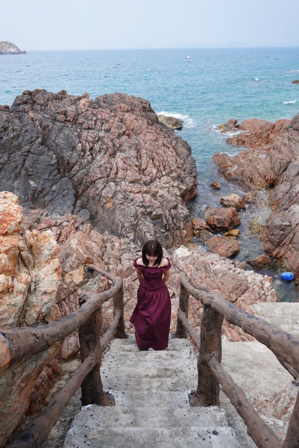 Ghềnh đá ven biển Bình Định